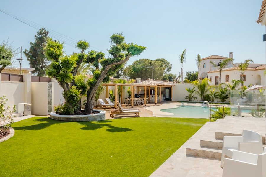 Hochwertig gepflegte Gartenanlage mit Terrasse